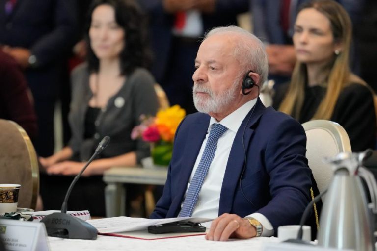 Reunião entre Trump e Lula foi “muito positiva e produtiva”