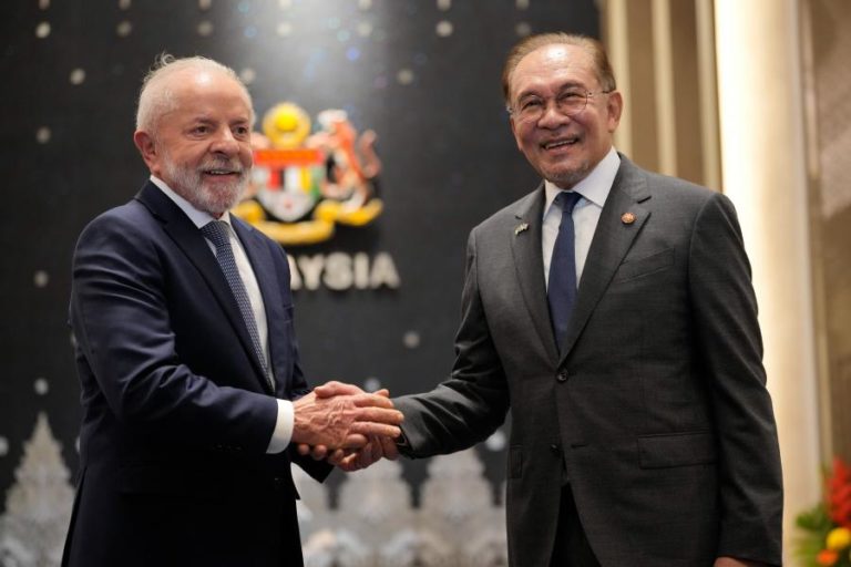 Lula reúne-se com primeiro-ministro da Malásia para impulsionar comércio e relação política