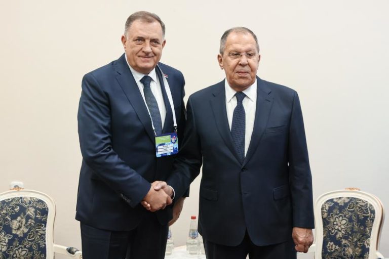 Rússia promete travar intenções da NATO de controlar a Eurásia