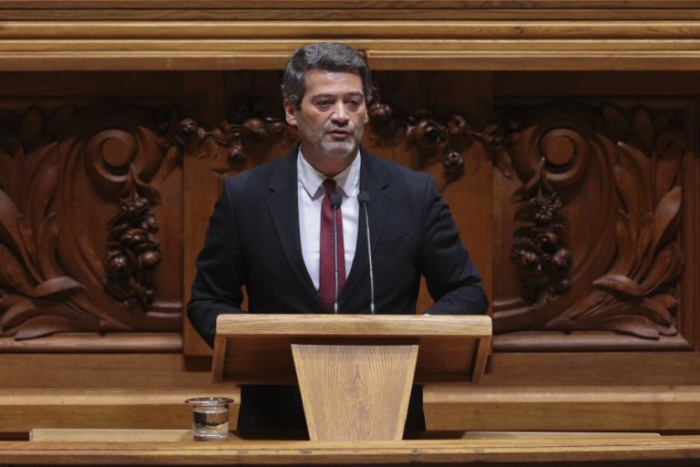 André Ventura diz que extinguir o Chega seria “extinguir a própria democracia”