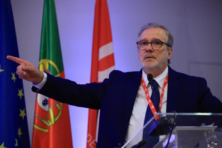 UGT acusa Governo de substituir discurso de valorização salarial por “discurso de empresas”