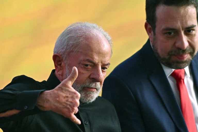 Lula promulga lei para reforçar combate ao crime organizado e proteção de agentes