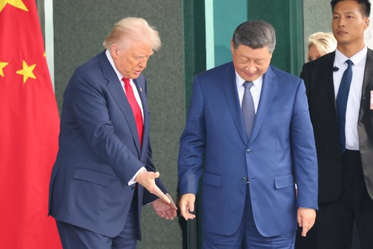 Trump reduz tarifas à China e promete reforço da cooperação após encontro com Xi