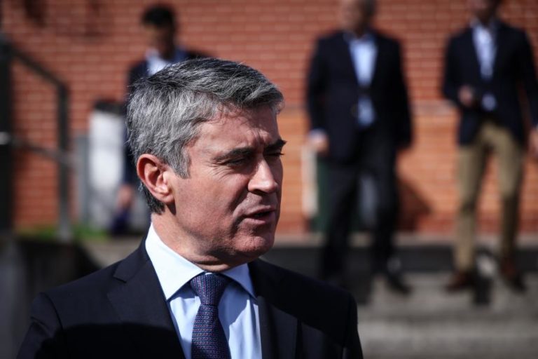 Carneiro responsabiliza PM por “falhanço clamoroso” na saúde e pede responsabilidades sobre morte de grávida