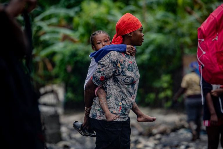 Mais de 700.000 crianças precisam “urgentemente de alimentos” após furacão Melissa