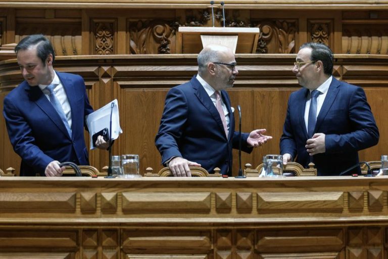 Governo acredita ter IVA a 6% na construção em vigor até 1.º trimestre de 2026