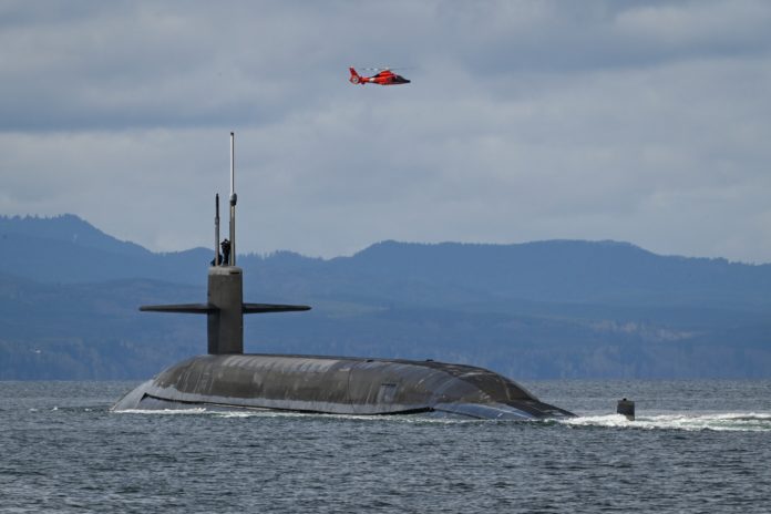 B3-01-VT CANADÁ ACORDO SUBMARINOS NORUEGA RS 102225