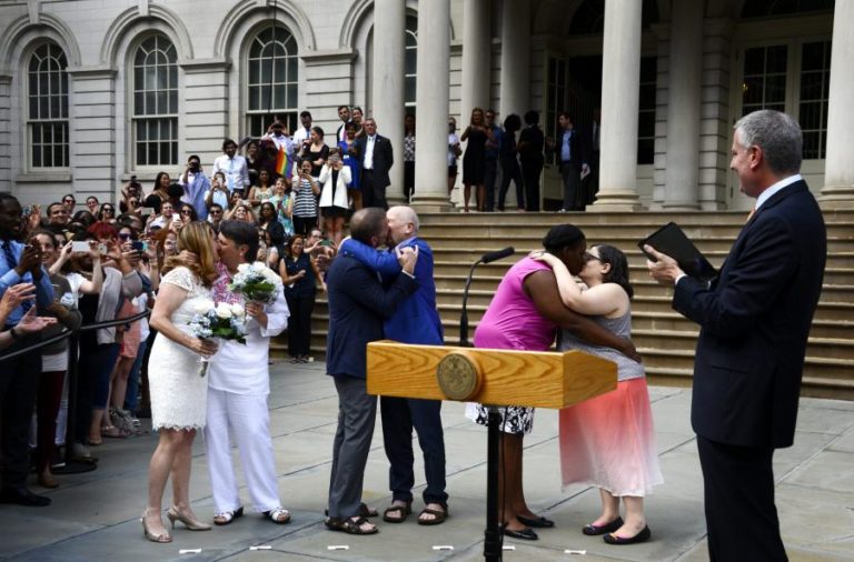 Supremo Tribunal dos EUA rejeita anular decisão que legalizou casamento ‘gay’