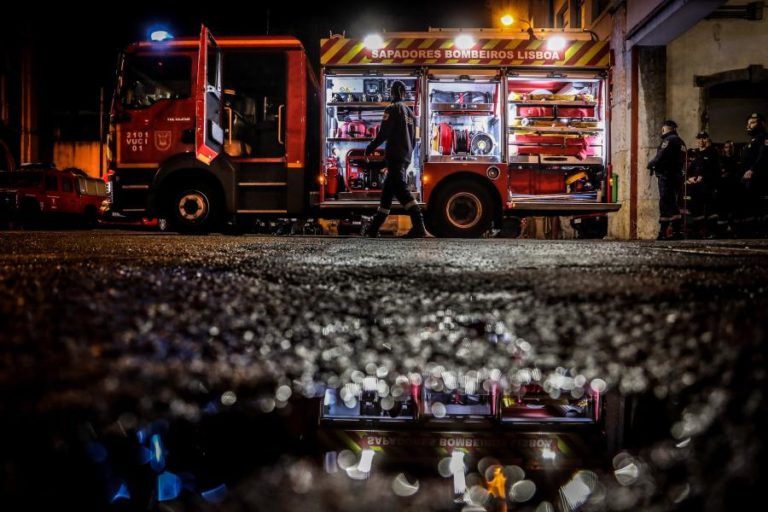 Sapadores Bombeiros de Lisboa em greve a partir de hoje por melhores condições