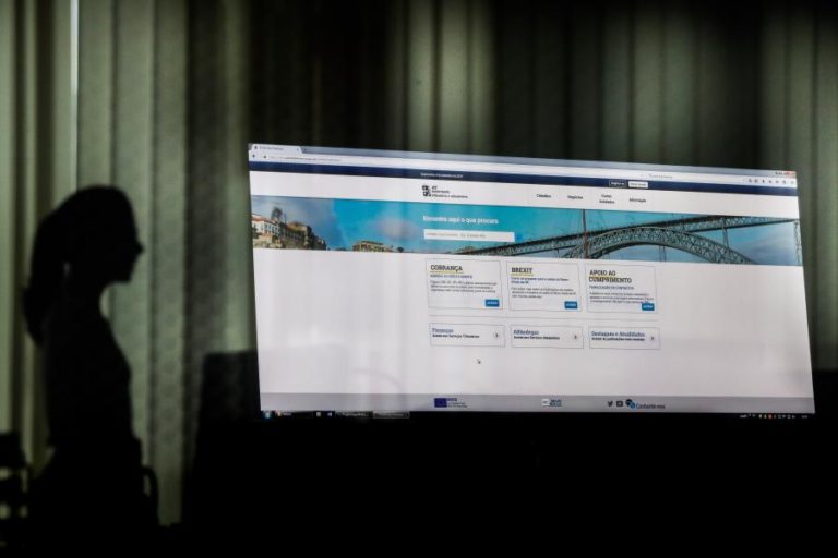 Finanças vão gastar 14 ME em duplo fator de autenticação do portal