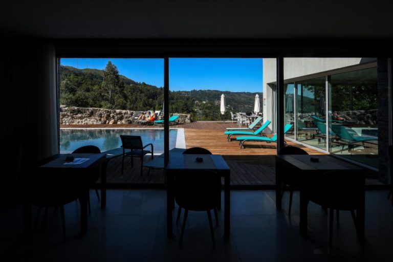 Proveitos do alojamento turístico sobem 7,6% para 5.700 ME até setembro