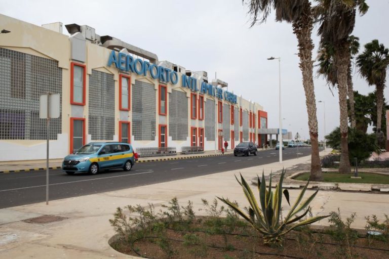Movimento nos aeroportos de Cabo Verde cresce no terceiro trimestre