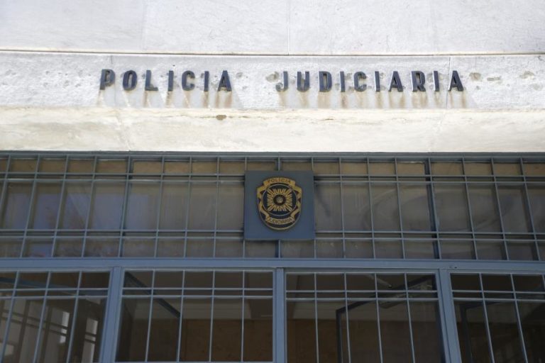 Polícia Judiciária e Marinha intercetam submersível no Atlântico com 1,7 toneladas de cocaína