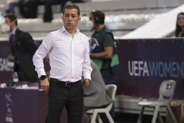 Selecionador de futsal feminino quer Portugal a entrar bem e com triunfo