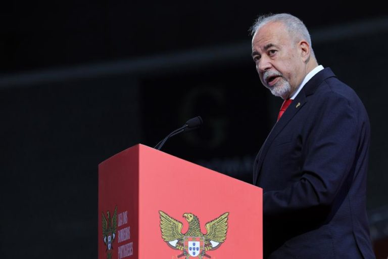 Congresso marca ponto de viragem com LBP a exigir  dignificação dos bombeiros