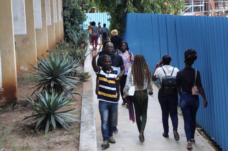 Mais de mil estudantes são-tomenses tiveram visto para cursos profissionais em Portugal