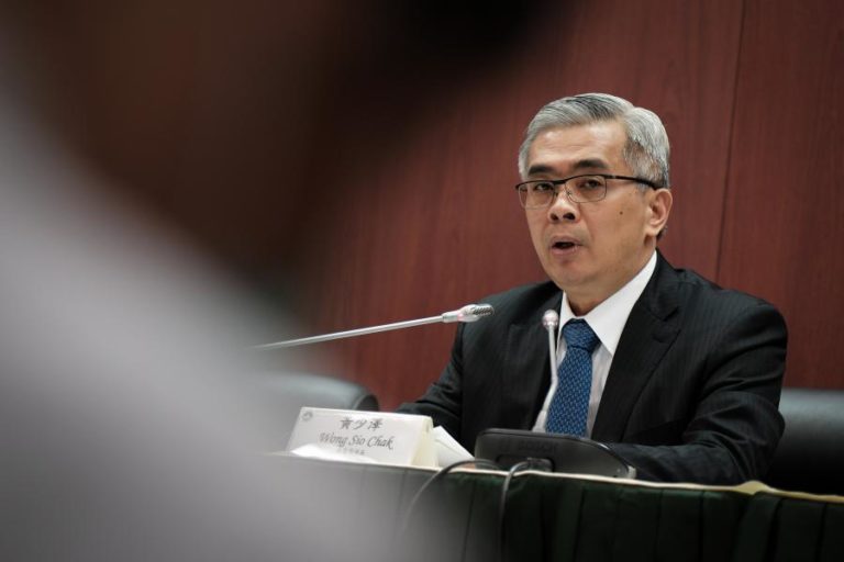 Governo de Macau restringiu uso de aparelhos ocidentais face a “postura hostil”