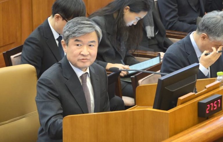 Ex-chefe da inteligência da Coreia do Sul detido por declaração de lei marcial