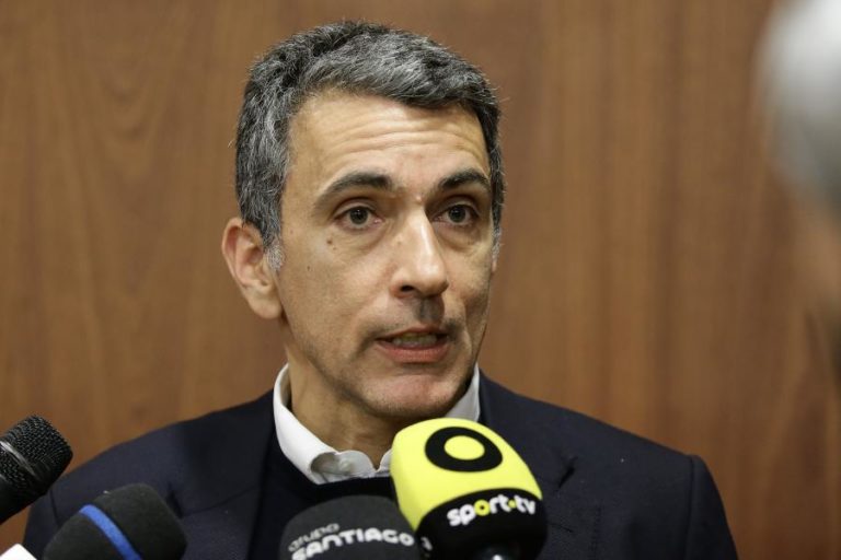 Presidente do Vitória critica FPF por não ouvir maioria dos clubes
