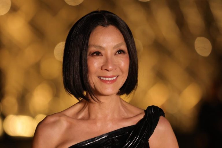 Atriz Michelle Yeoh recebe prémio de carreira no Festival de Cinema de Berlim 2026