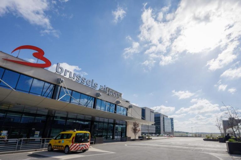 Aeroporto de Bruxelas encerra espaço aéreo devido à presença de drones