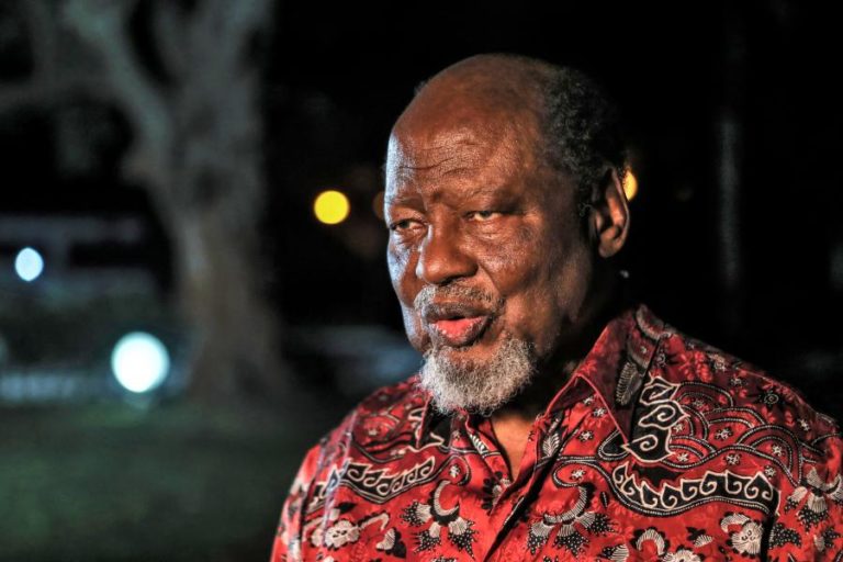 Ex-PR moçambicano Joaquim Chissano diz que diálogo nacional deve seguir acordos de paz