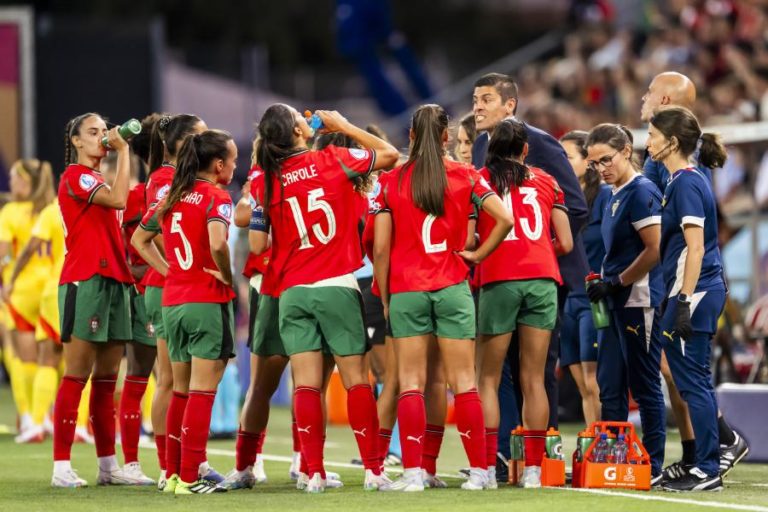 Futebolistas Inês Meninas e Raquel Ferreira chamadas pela primeira vez à seleção