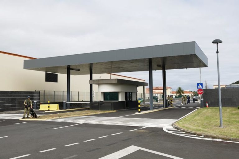 Trabalhadores das Lajes podem pedir adiantamento de salários na segunda-feira – Governo Açores