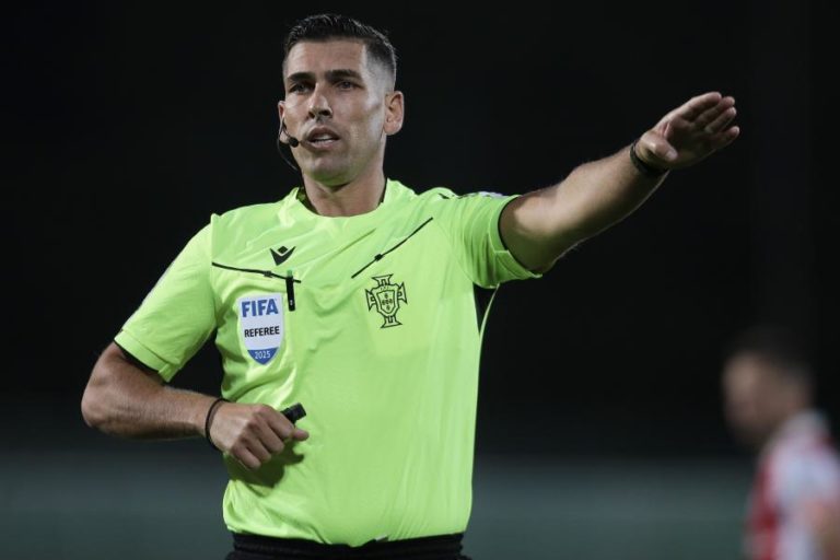 Sporting apresenta queixa por alegada pressão de FC Porto a Fábio Veríssimo