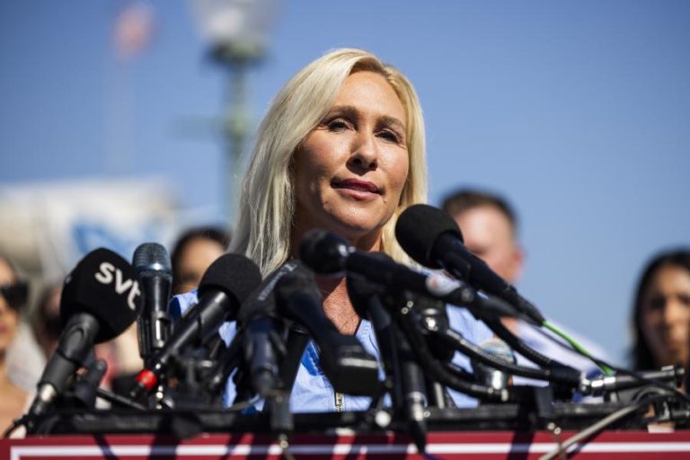 Trump rompe com figura do movimento MAGA devido a caso Epstein