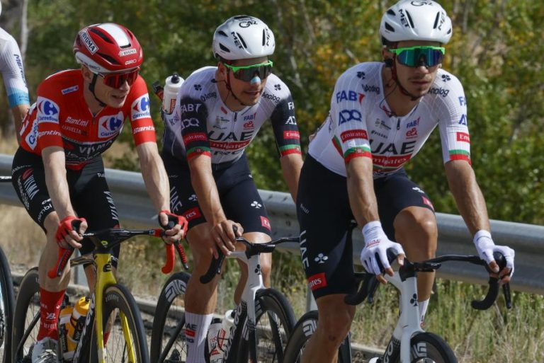 Ciclista João Almeida renova com a UAE Emirates até 2028