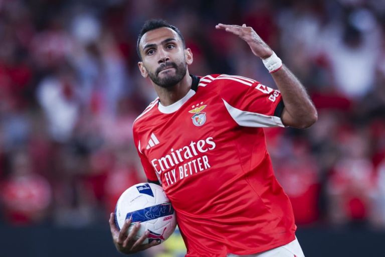 Pavlidis dispensado da seleção grega devido a um traumatismo no joelho esquerdo