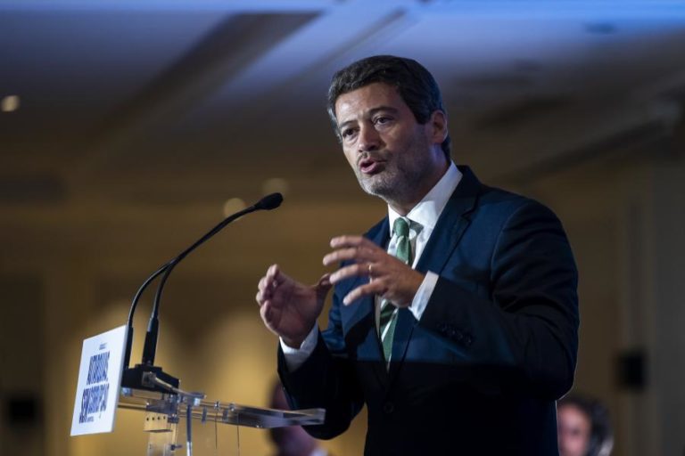 André Ventura diz querer ser “herdeiro de Sá Carneiro” e ataca Gouveia e Melo e Mendes