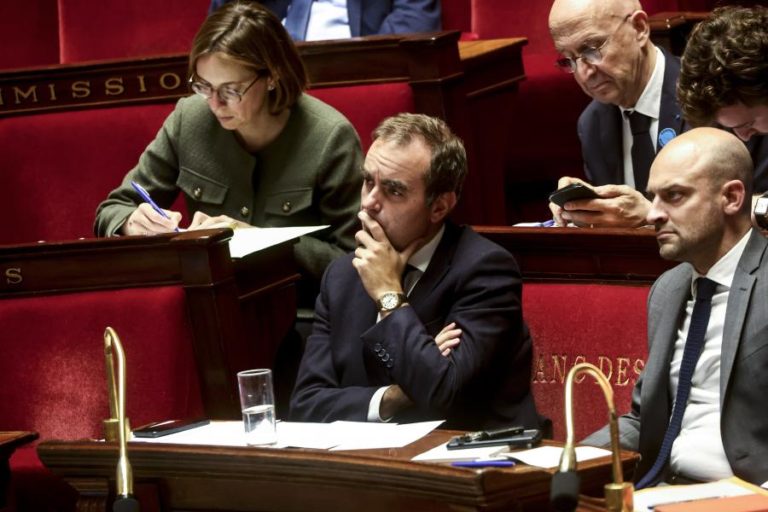 Aprovação de OE em França comprometida após rejeição quase unânime em primeira leitura