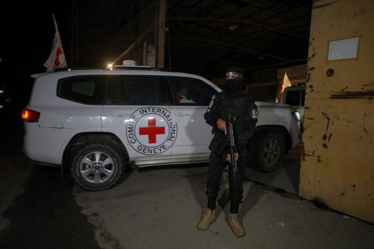 Três corpos entregues pelo Hamas a Israel não pertencem a reféns