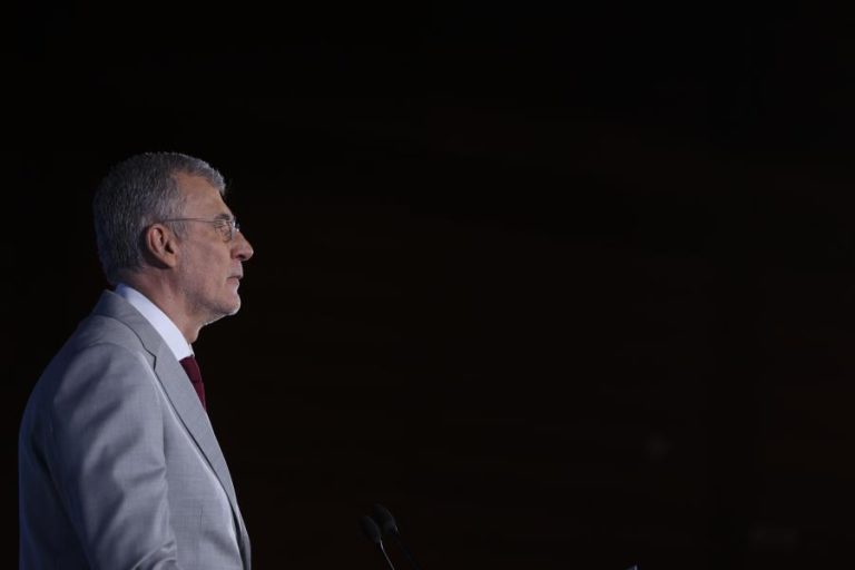 Gouveia e Melo aconselha cuidado para evitar regresso à zona vermelha das contas públicas