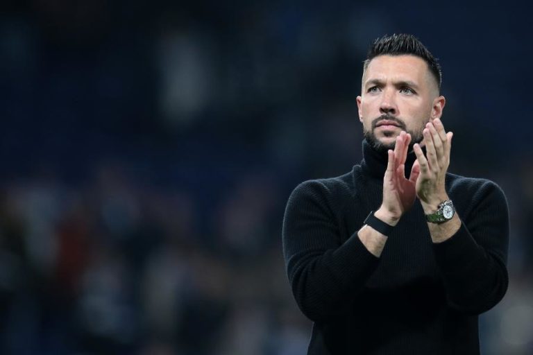 Farioli alerta para “jogo exigente” em Famalicão e pede união à “família portista”