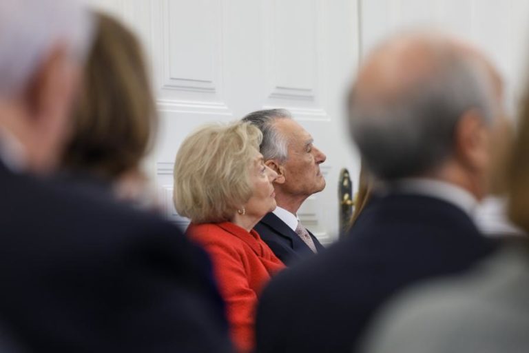 “Os erros cometidos por um Governo não podem ser escondidos” – Cavaco Silva