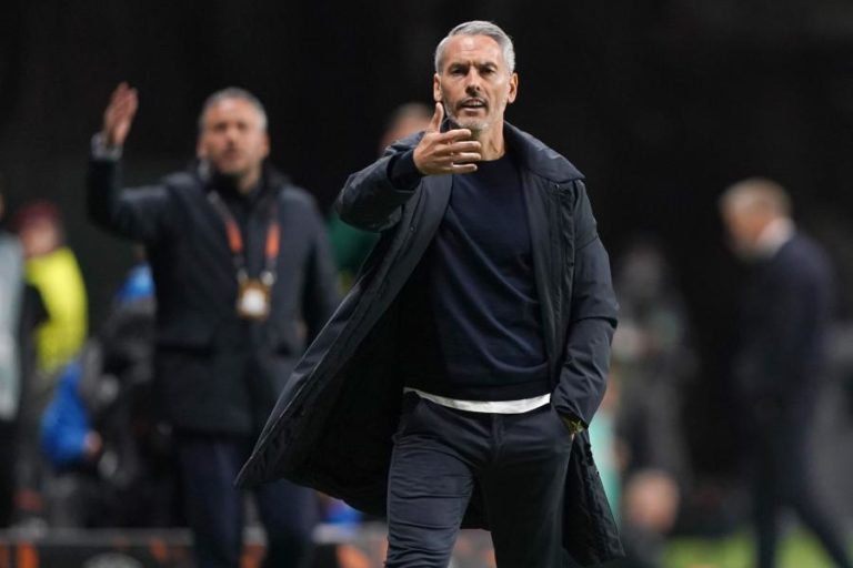 Carlos Vicens recusa que distância para os primeiros lugares seja irreversível