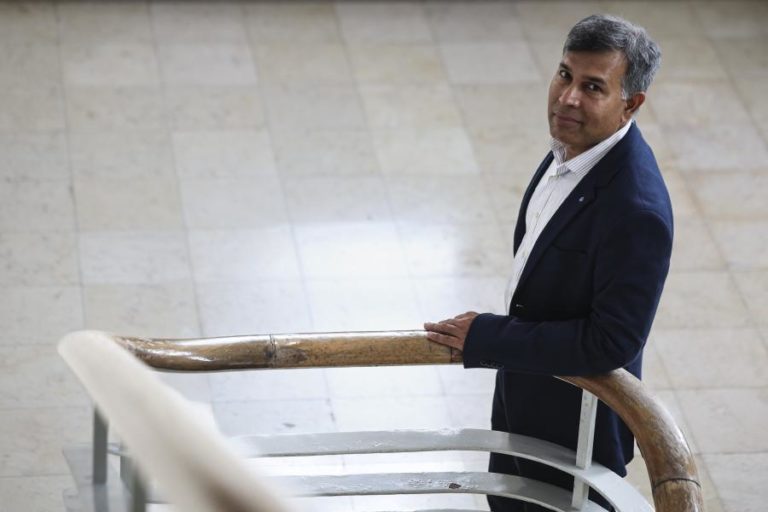 Académico do Bangladesh residente em Lisboa diz que cartaz do Chega não representa os portugueses