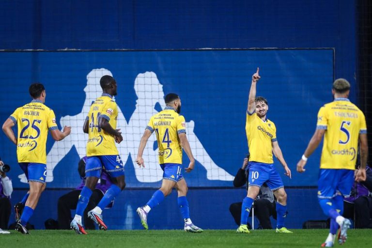 Estoril Praia vence Arouca por 4-3 na abertura da 11.ª jornada