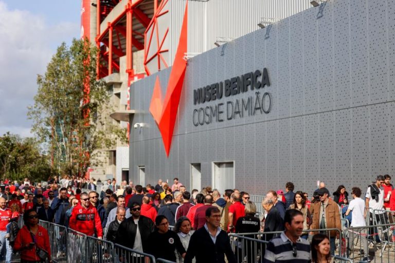 Mais de 15.000 sócios votaram na primeira hora e meia