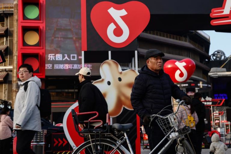 Preços no consumidor na China sobem em outubro pela primeira vez em quatro meses