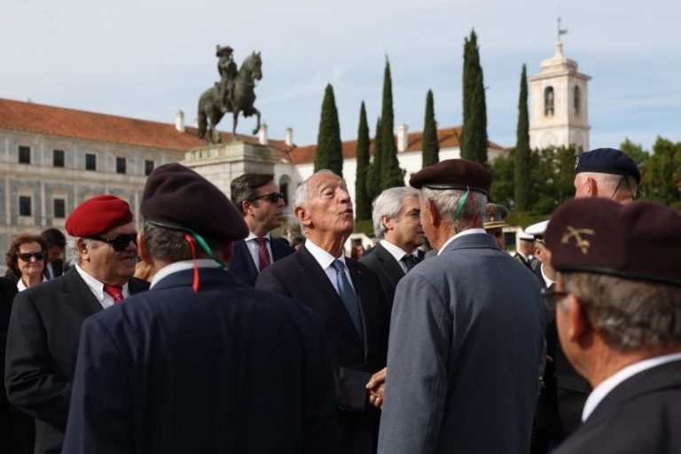 Marcelo diz que greve geral foi marcada quando “procissão ainda vai no adro”