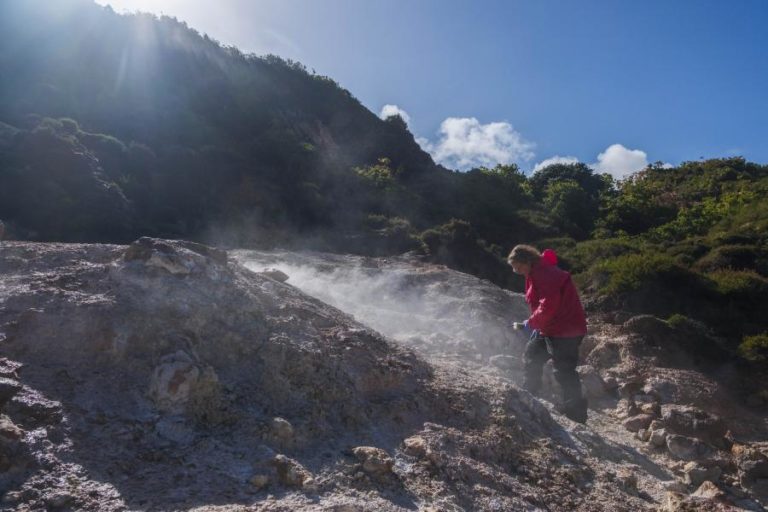 Nível de alerta no sistema vulcânico fissural oeste da Terceira sobe para V3