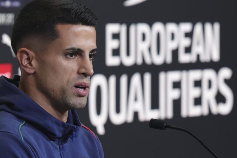 João Cancelo quer acabar com “maldição” de Portugal nas visitas à Irlanda