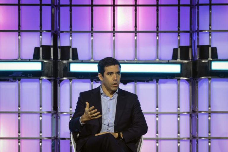 Leitão Amaro diz que Portugal é um país “muito seguro” para investidores