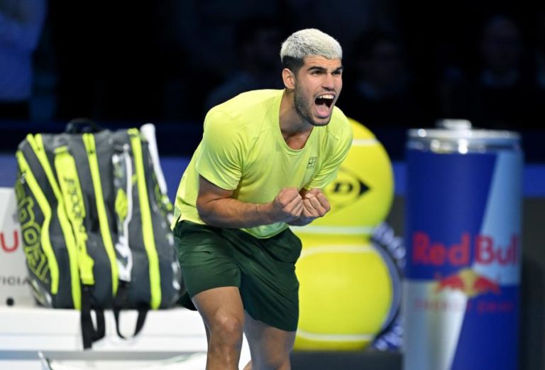 Alcaraz nas ‘meias’ das ATP Finals e com liderança mundial garantida
