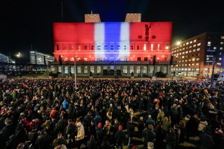 Mais de 50 mil adeptos festejaram em Oslo apuramento da Noruega para o Mundial2026