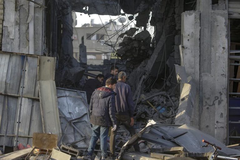 Ataques israelitas na Faixa de Gaza fizeram hoje 22 mortos e dezenas de feridos